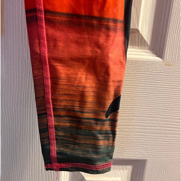 Yoga pants from Teeki “hot pants” - Picture 5 of 10